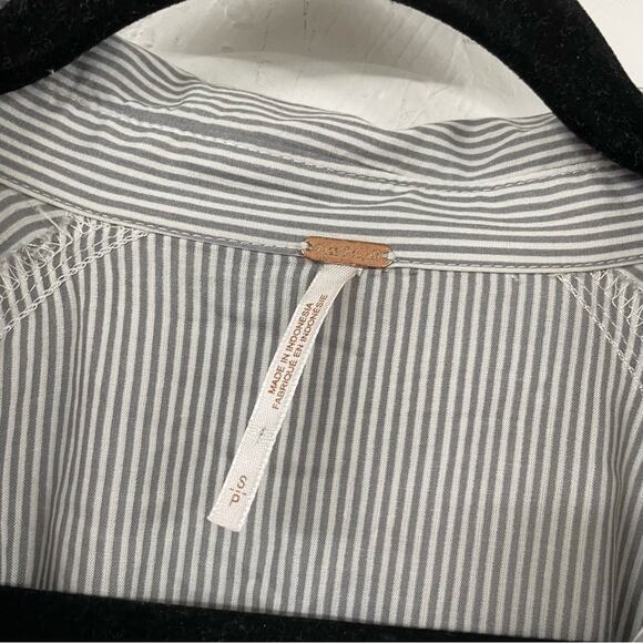 Free People Grey & White Striped Ruffled Tiered Long Sleeve Blouse Womens S Top - Picture 4 of 10